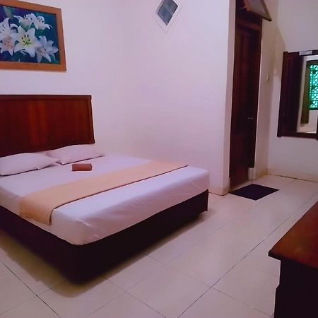 Hotel Keprabon Solo Esterno foto
