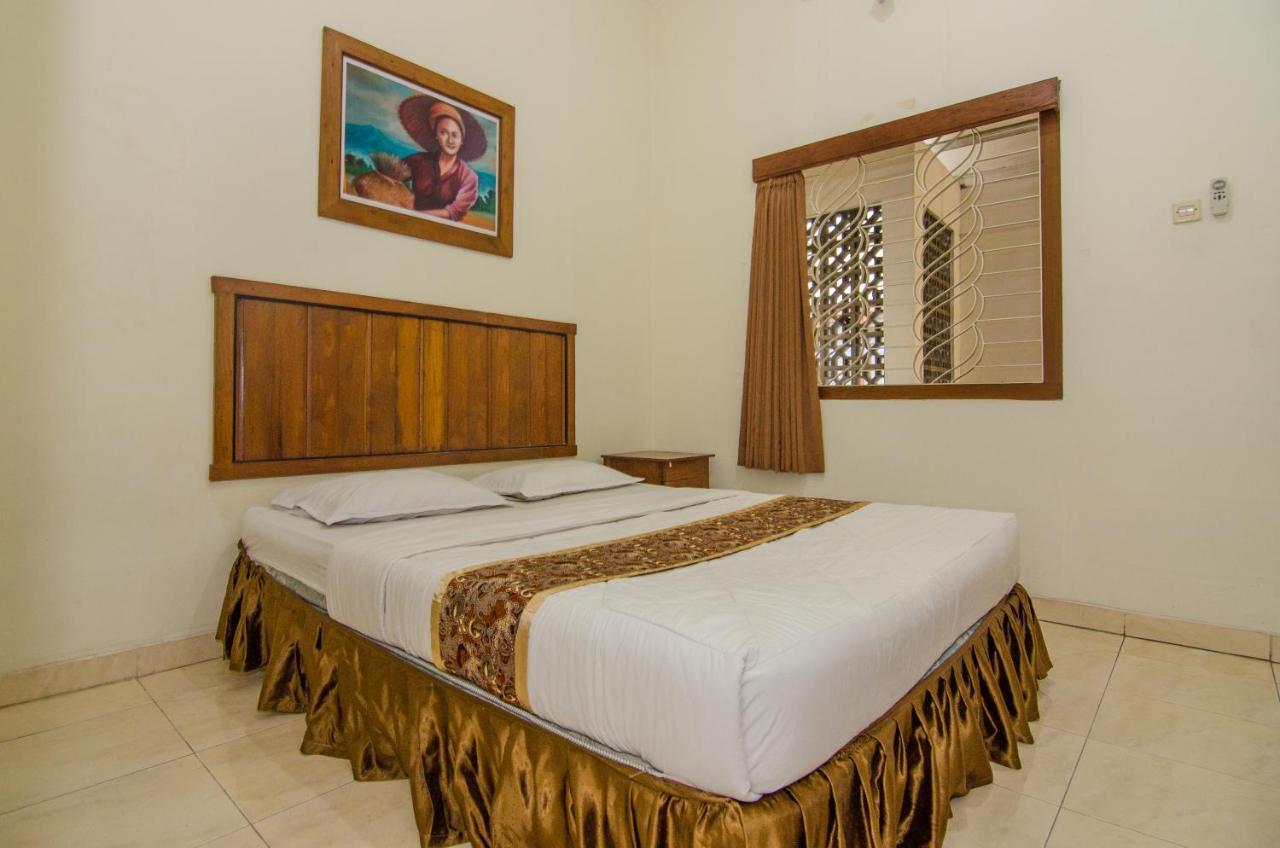 Hotel Keprabon Solo Esterno foto